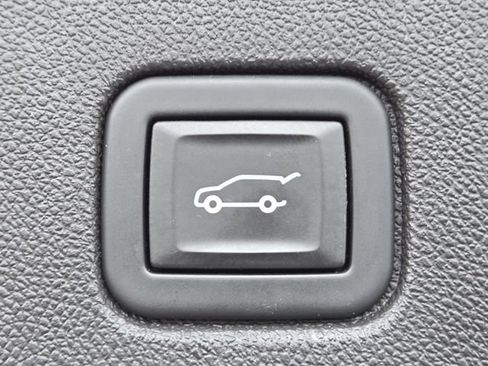Used 2024 Chevrolet Equinox LT FWD image 18