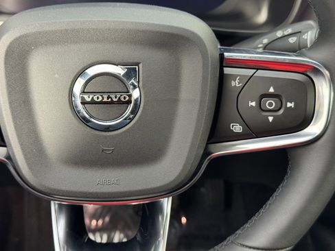 Used 2023 Volvo C40 P8 Recharge Ultimate image 22