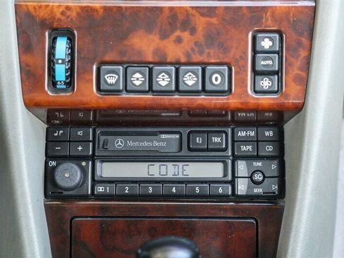 Used 1995 Mercedes-Benz E 320 Convertible image 63