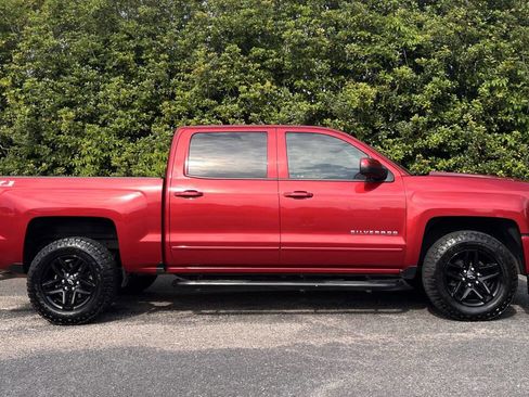 Used 2018 Chevrolet Silverado 1500 LT w/ All Star Edition image 9