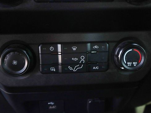 Used 2020 Ford F250 XL w/ Power Equipment Group image 41