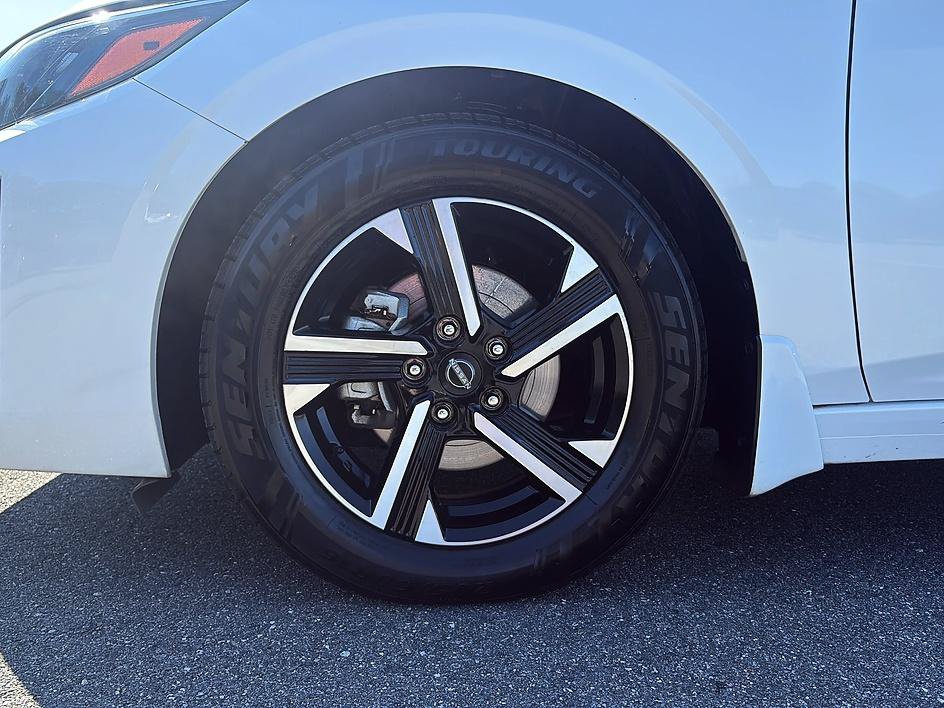 Certified 2025 Nissan Sentra SV FWD image 9