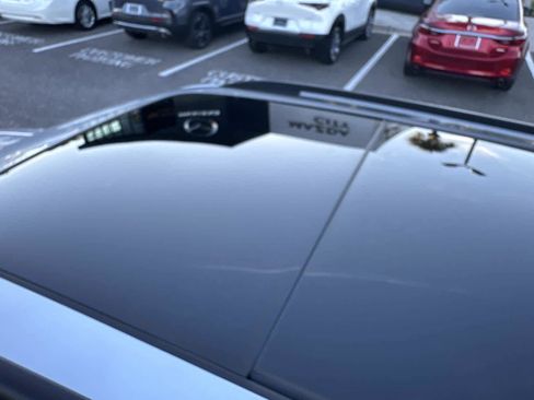 Used 2024 Volkswagen Tiguan SE R-Line image 11