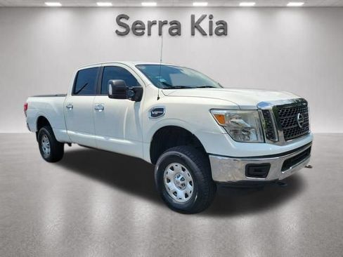Used 2018 Nissan Titan SV RWD image 8