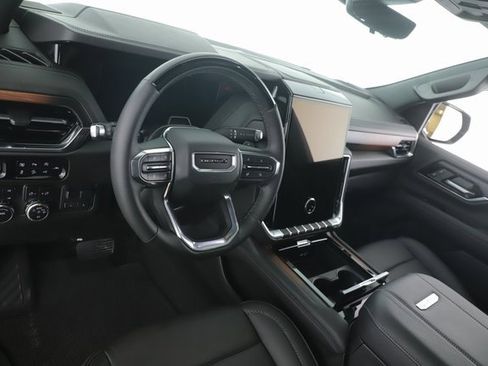 Used 2025 GMC Yukon Denali image 18
