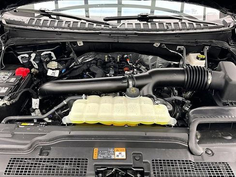 Certified 2025 Ford Expedition Active AWD/4WD image 10