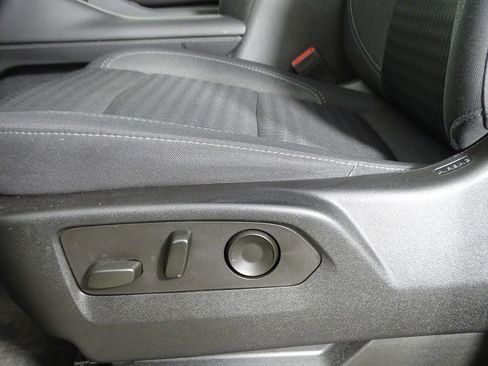 Used 2023 GMC Yukon SLE image 22