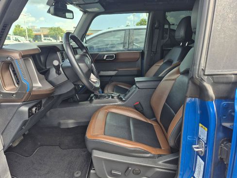Used 2023 Ford Bronco Outer Banks AWD/4WD image 2