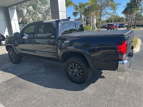 Used 2022 Toyota Tacoma SR5 image 2