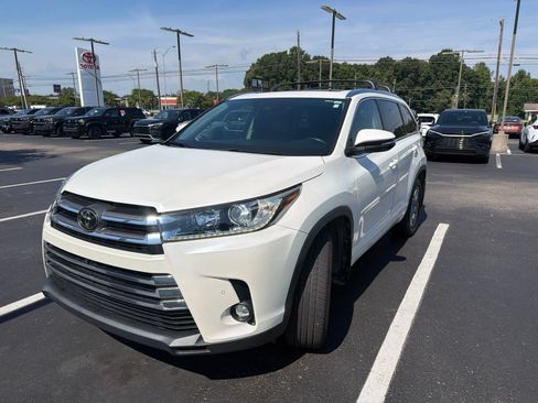 Used 2019 Toyota Highlander Limited Platinum AWD/4WD image 4