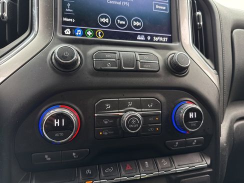 Used 2021 Chevrolet Silverado 1500 RST image 18