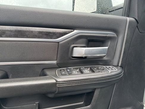 Used 2024 RAM 3500 Big Horn AWD/4WD image 32