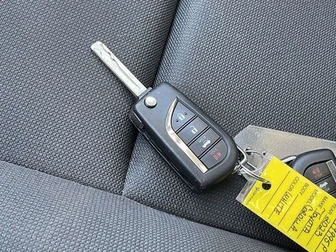 Used 2023 Toyota Corolla LE image 31