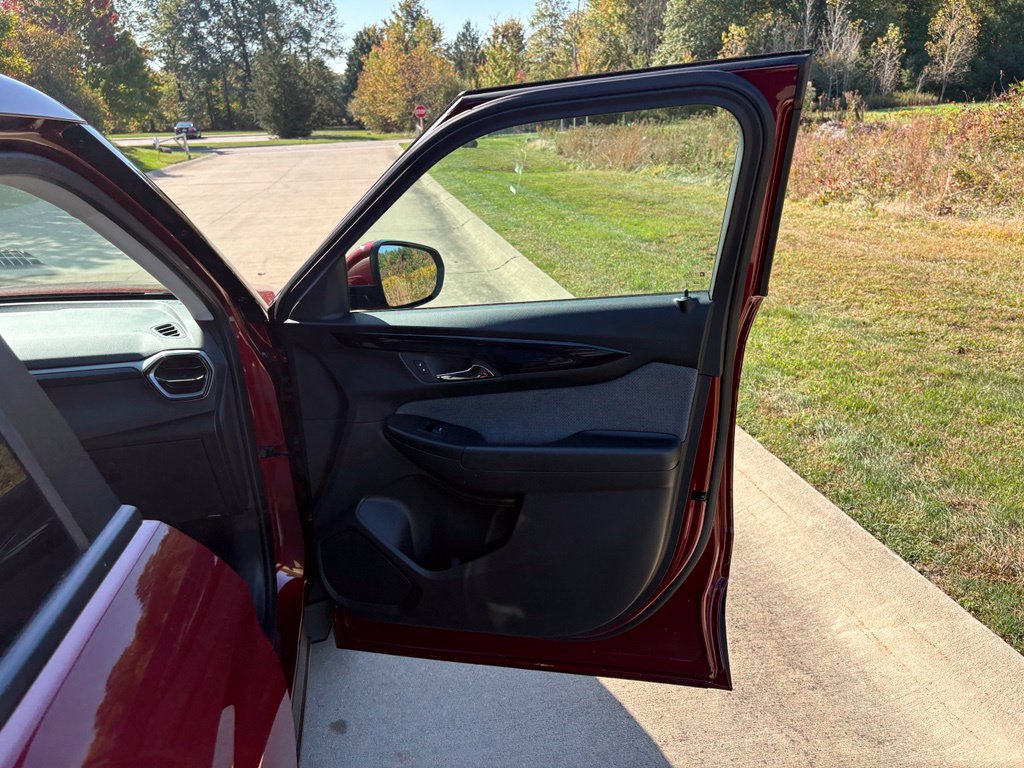 Used 2024 Chevrolet TrailBlazer LT w/ LT Cold Weather Package FWD image 24