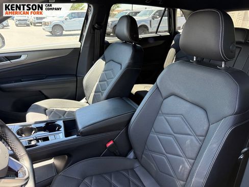 Used 2025 Volkswagen Atlas Cross Sport SE AWD/4WD image 25