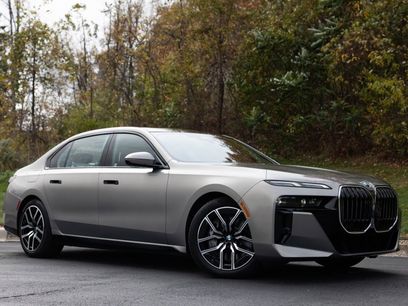 Used 2024 BMW 760i xDrive w/ Premium Package 2