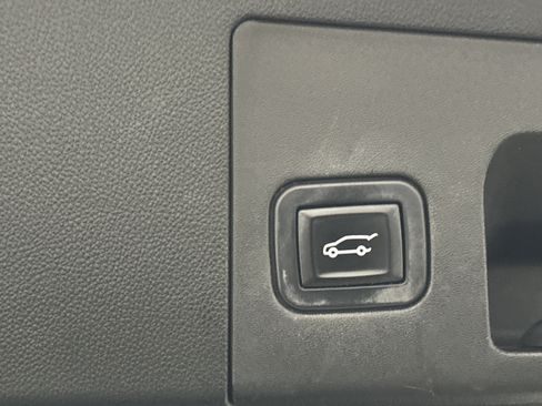 Used 2017 Cadillac XT5 Luxury image 17