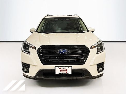Used 2024 Subaru Forester Premium AWD/4WD image 2