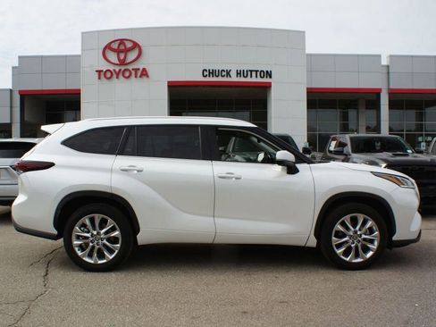Certified 2025 Toyota Highlander Limited image 1