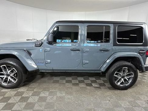 Used 2024 Jeep Wrangler Unlimited AWD/4WD image 6