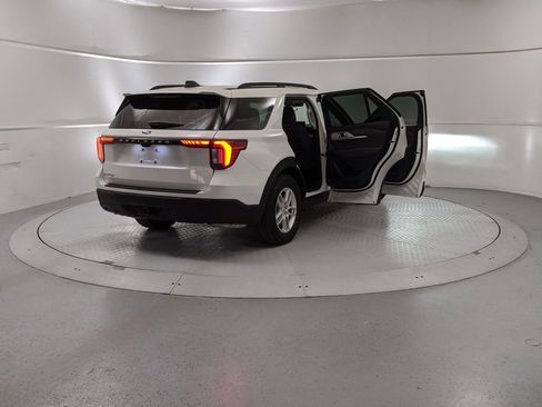New 2025 Ford Explorer Active image 9