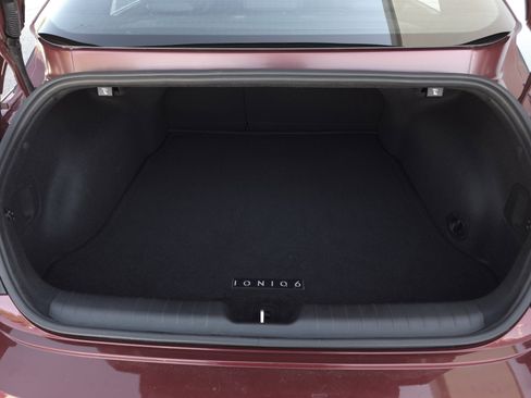 Used 2025 Hyundai Ioniq 6 Limited image 40