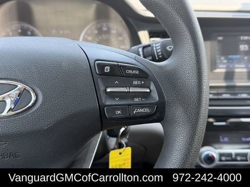 Used 2020 Hyundai Elantra SE FWD image 16