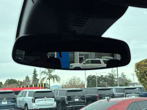 Used 2025 Chevrolet Traverse Z71 image 25