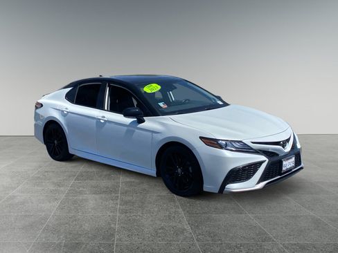 Used 2023 Toyota Camry XSE FWD image 7