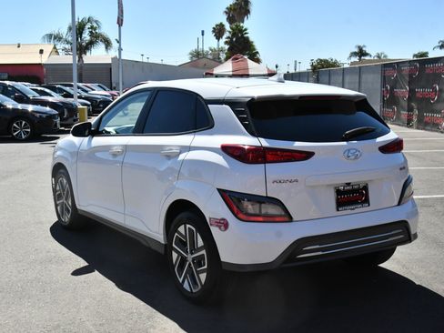 Used 2023 Hyundai Kona SEL w/ Cargo Package FWD image 6