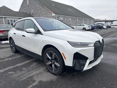 Certified 2024 BMW iX xDrive50 w/ Premium Package image 4