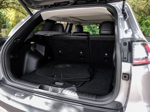 Used 2022 Jeep Cherokee Limited w/ Elite Package image 63