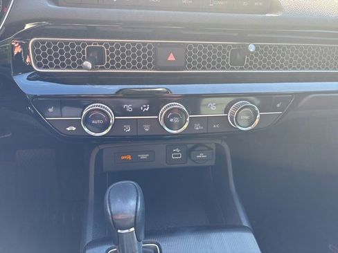 Used 2024 Honda Civic EX-L image 3