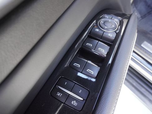 Certified 2023 Cadillac Escalade Premium Luxury w/ LPO, Radiant Package AWD/4WD image 17
