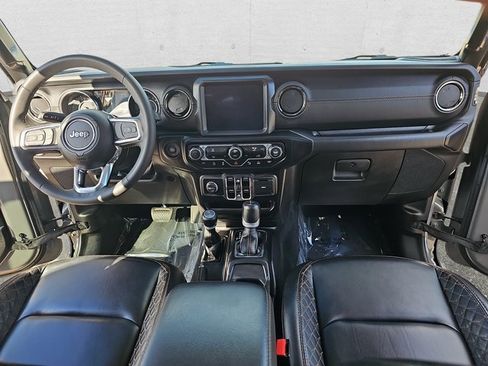 Used 2023 Jeep Gladiator Overland image 8