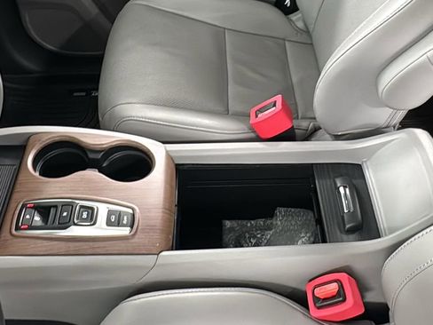 Used 2022 Honda Pilot Elite image 38