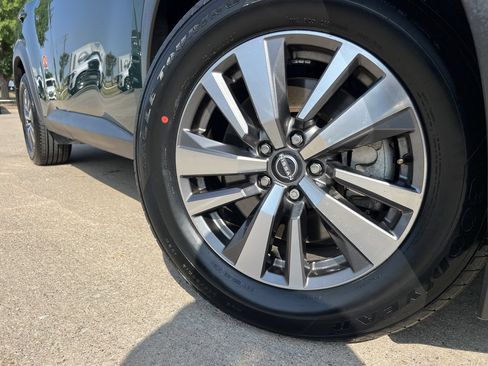 Used 2023 Nissan Pathfinder SL AWD/4WD image 6