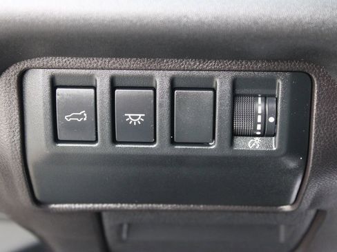 Used 2023 Subaru Ascent Limited image 9