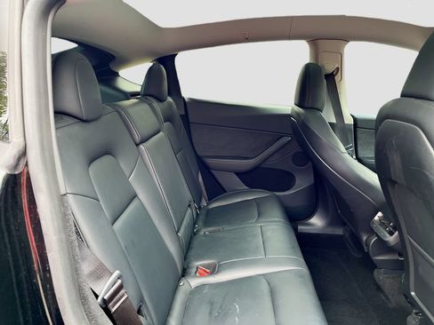 Used 2024 Tesla Model Y Long Range AWD/4WD image 24