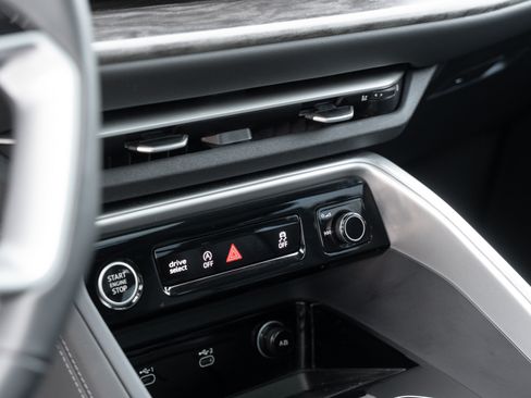 Certified 2025 Audi Q5 Premium Plus w/ Premium Plus image 14