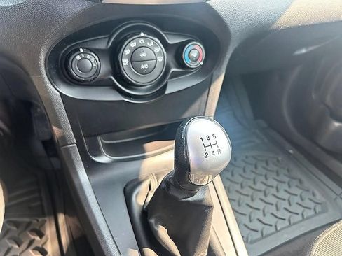 Used 2013 Ford Fiesta SE FWD image 12