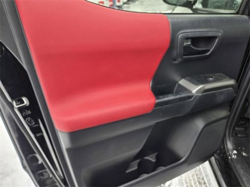 Used 2022 Toyota Tacoma SR5 image 37