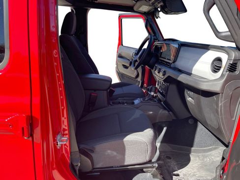 Used 2024 Jeep Wrangler Sport S image 15