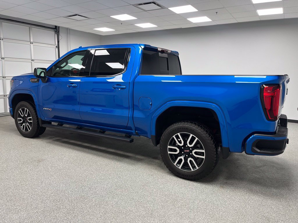 Used 2023 GMC Sierra 1500 AT4 w/ Technology Package AWD/4WD image 6