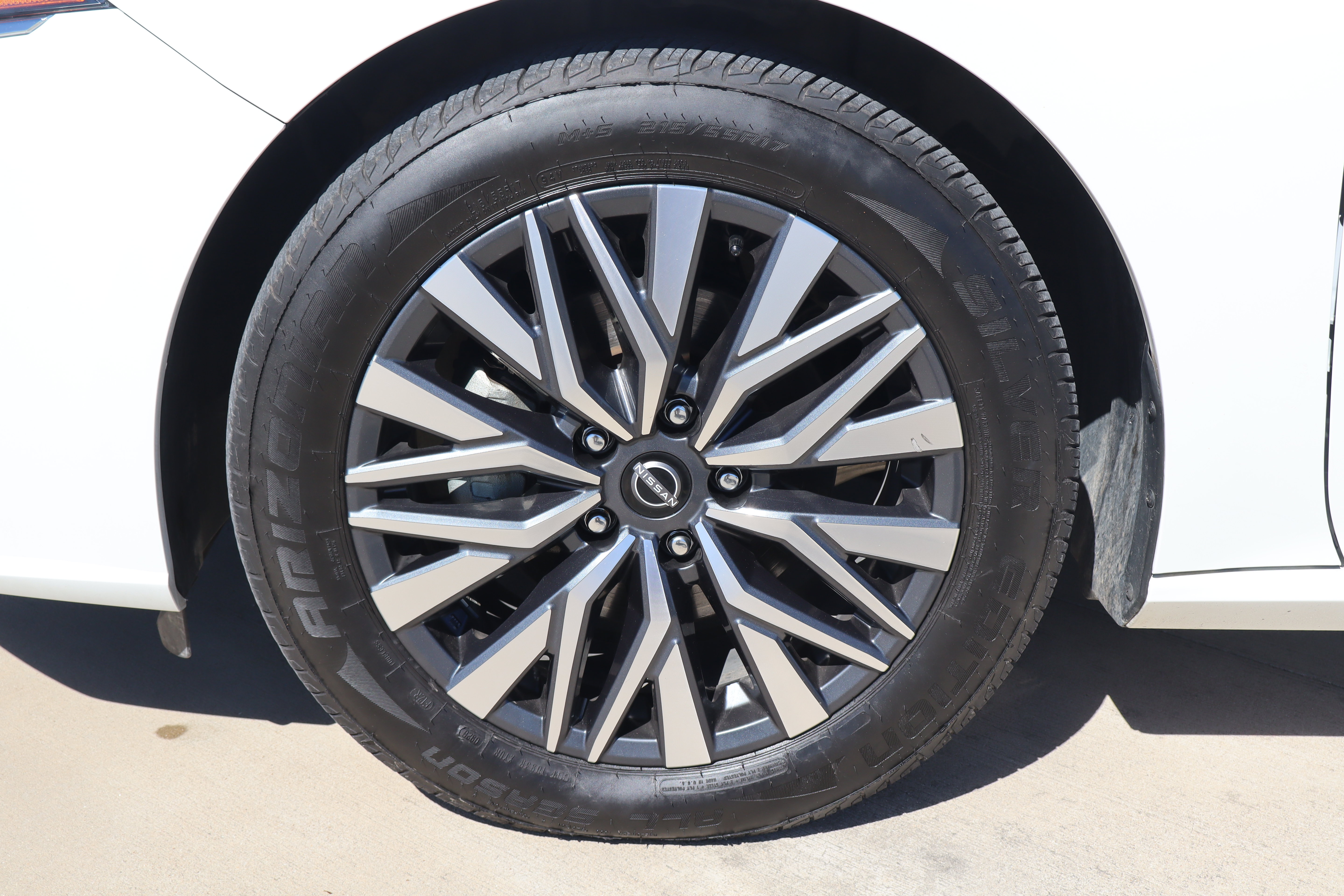 Used 2025 Nissan Altima 2.5 SV FWD image 23