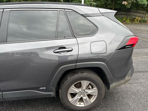 Used 2025 Toyota RAV4 XLE AWD/4WD image 4