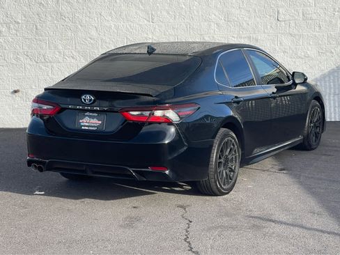 Used 2021 Toyota Camry SE image 7