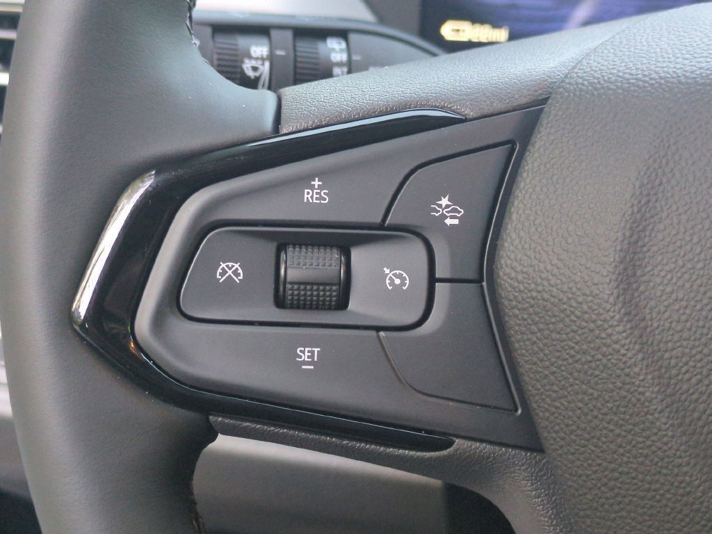 New 2027 Chevrolet Bolt LT w/ Comfort Package FWD image 17