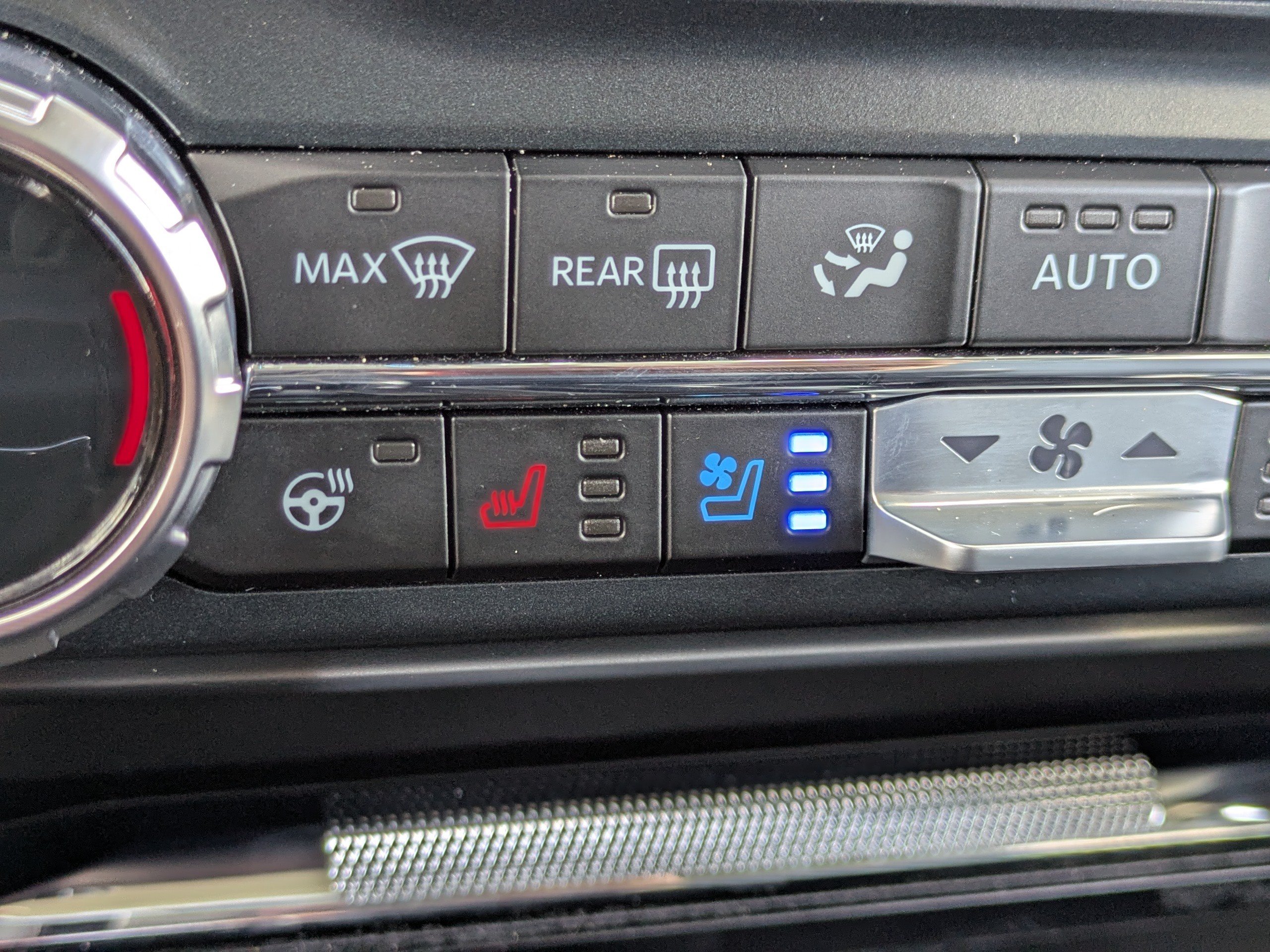 Used 2025 Ford F150 Lariat w/ Equipment Group 501A Mid AWD/4WD image 31