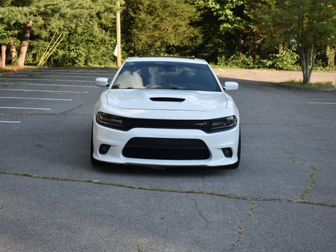 Used 2015 Dodge Charger R/T Scat Pack w/ Beats Audio Group RWD image 11